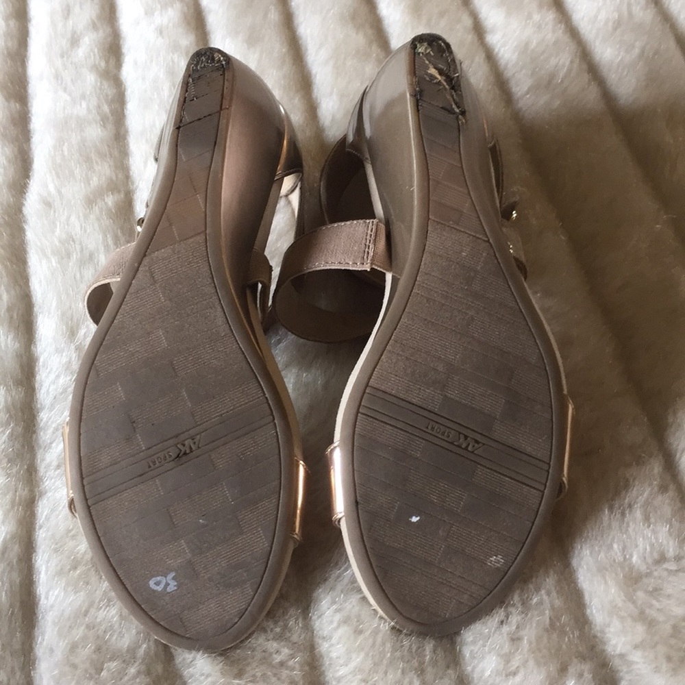 Sandal - Picture 3 of 4